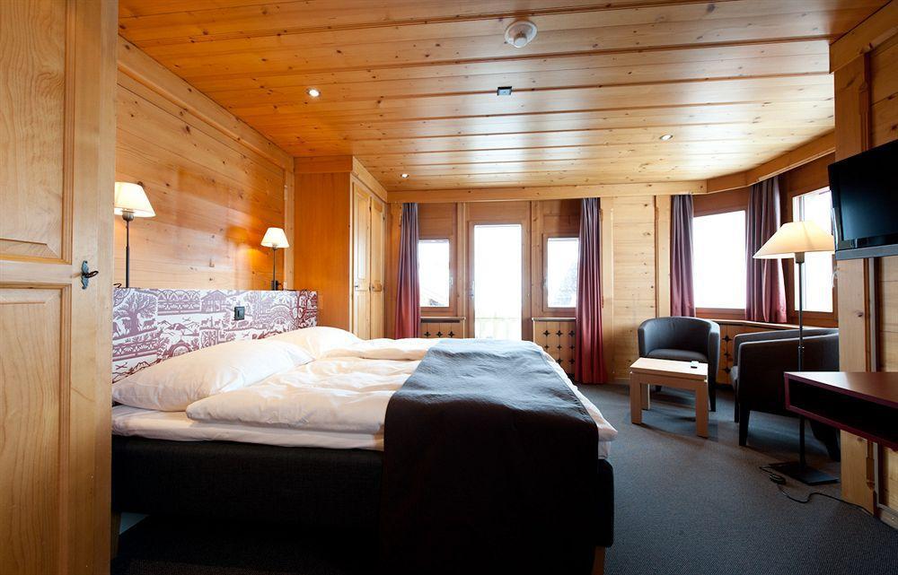 Hotel Landhaus Saanen Quarto foto